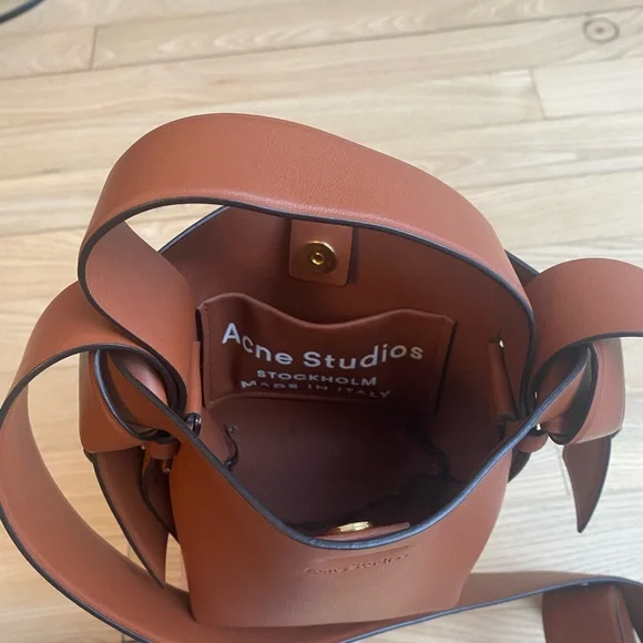 Acne studios cognac brow micro musubi shoulder bag - Picture 3 of 10